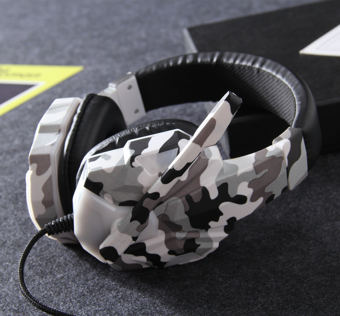 SY830MV camouflage glow earphone Heritage cosmetics and beauty care