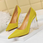 Slim high heels in nightclubs - Heritage cosmetics and beauty care