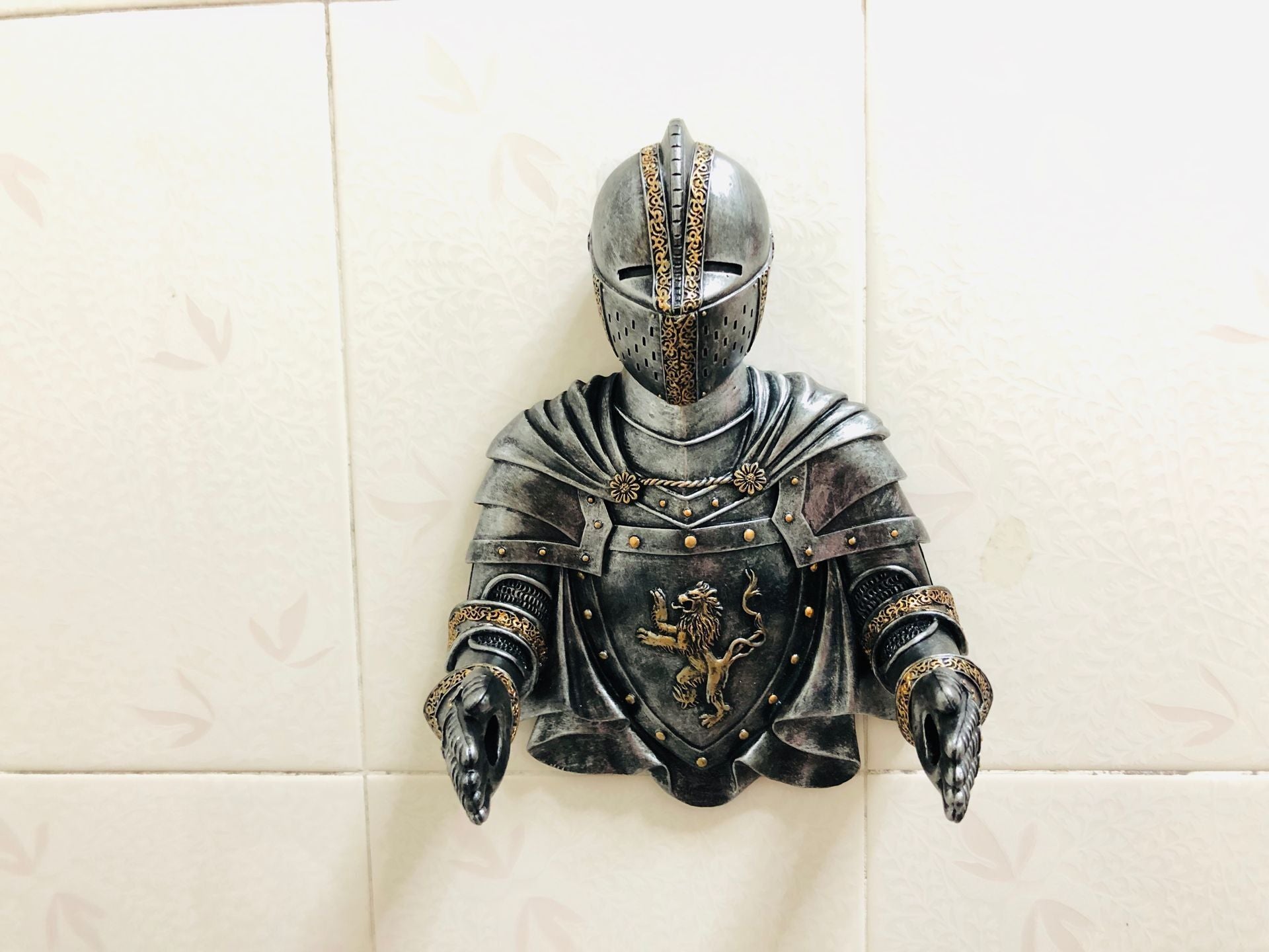 25x20cm Knight Roman Soldier Tissue Holder Style Sucker Wall Hanging Creative Kitchen Roll Paper Tissue Box - Heritage cosmetics and beauty care