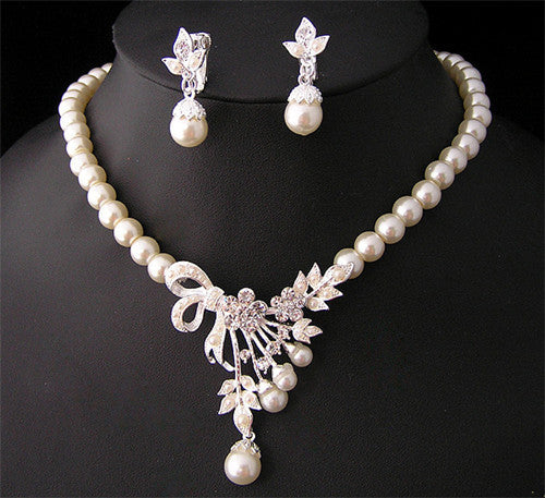 Wedding ladies, bridal ornaments, wedding gowns, pearls, necklaces, earrings, jewelry sets - Heritage cosmetics and beauty care