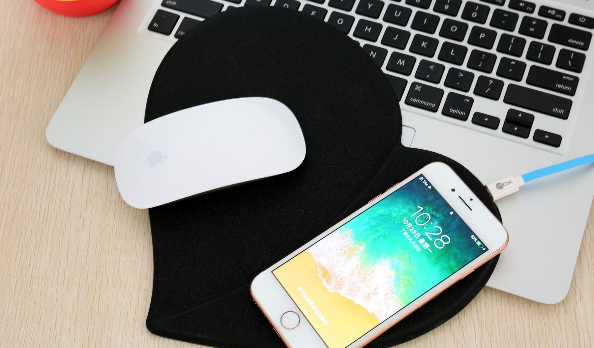 Fast wireless charging heart-shaped leather mouse pad - Heritage cosmetics and beauty care