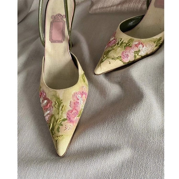 Vintage Pointed Embroidered High Heels - Heritage cosmetics and beauty care