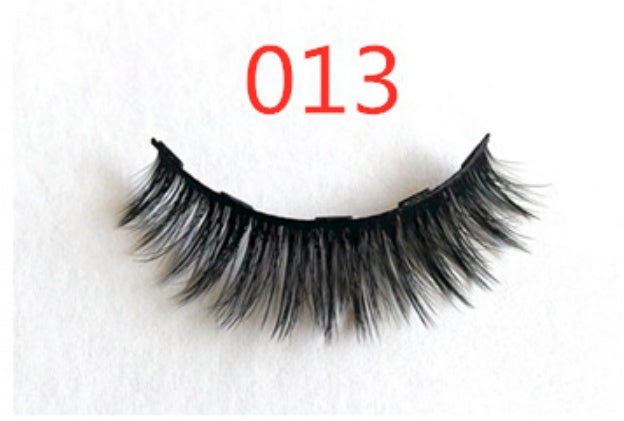 A Pair Of False Eyelashes With Magnets In Fashion - Heritage cosmetics and beauty care