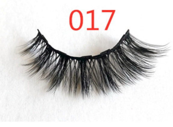 A Pair Of False Eyelashes With Magnets In Fashion - Heritage cosmetics and beauty care