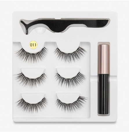 A Pair Of False Eyelashes With Magnets In Fashion - Heritage cosmetics and beauty care