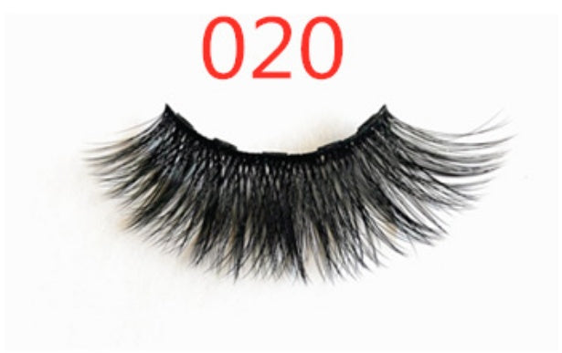 A Pair Of False Eyelashes With Magnets In Fashion - Heritage cosmetics and beauty care