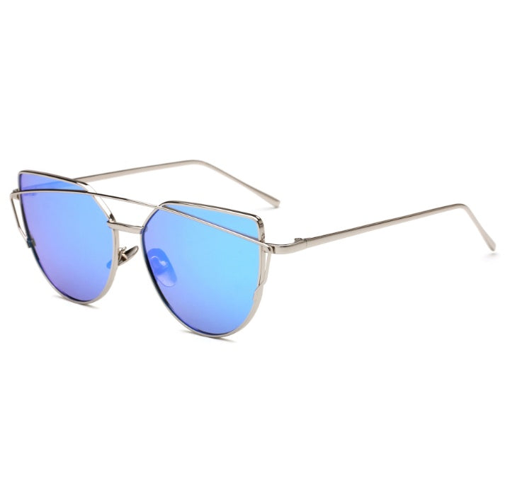 Female Vintage Gold Sunglasses - Heritage cosmetics and beauty care