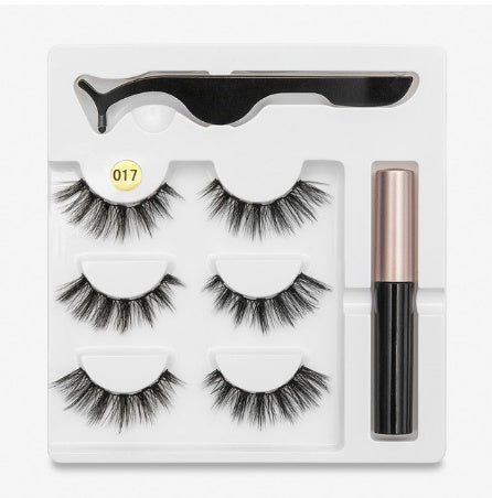 A Pair Of False Eyelashes With Magnets In Fashion - Heritage cosmetics and beauty care