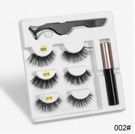 A Pair Of False Eyelashes With Magnets In Fashion - Heritage cosmetics and beauty care