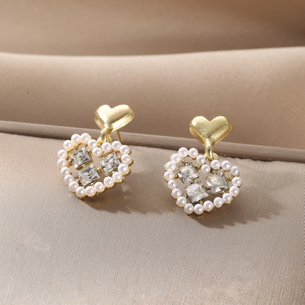 Geometric Love Zircon Earrings, Fresh, Sweet, Exquisite Earrings, Fashionable, Simple, Elegant, And Niche Design - Heritage cosmetics and beauty care